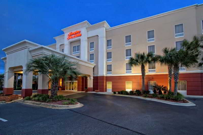 Hampton & Hotel 3*