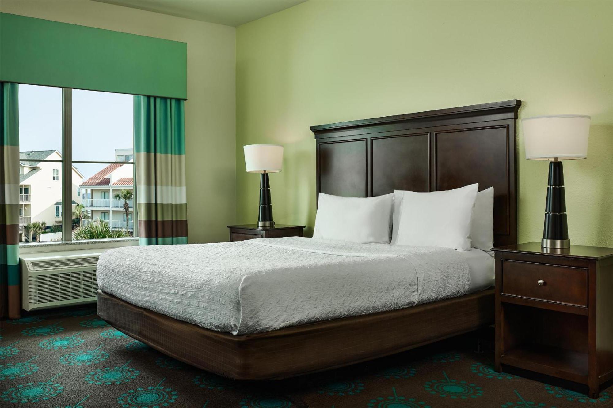 Hampton & Hotel 3*