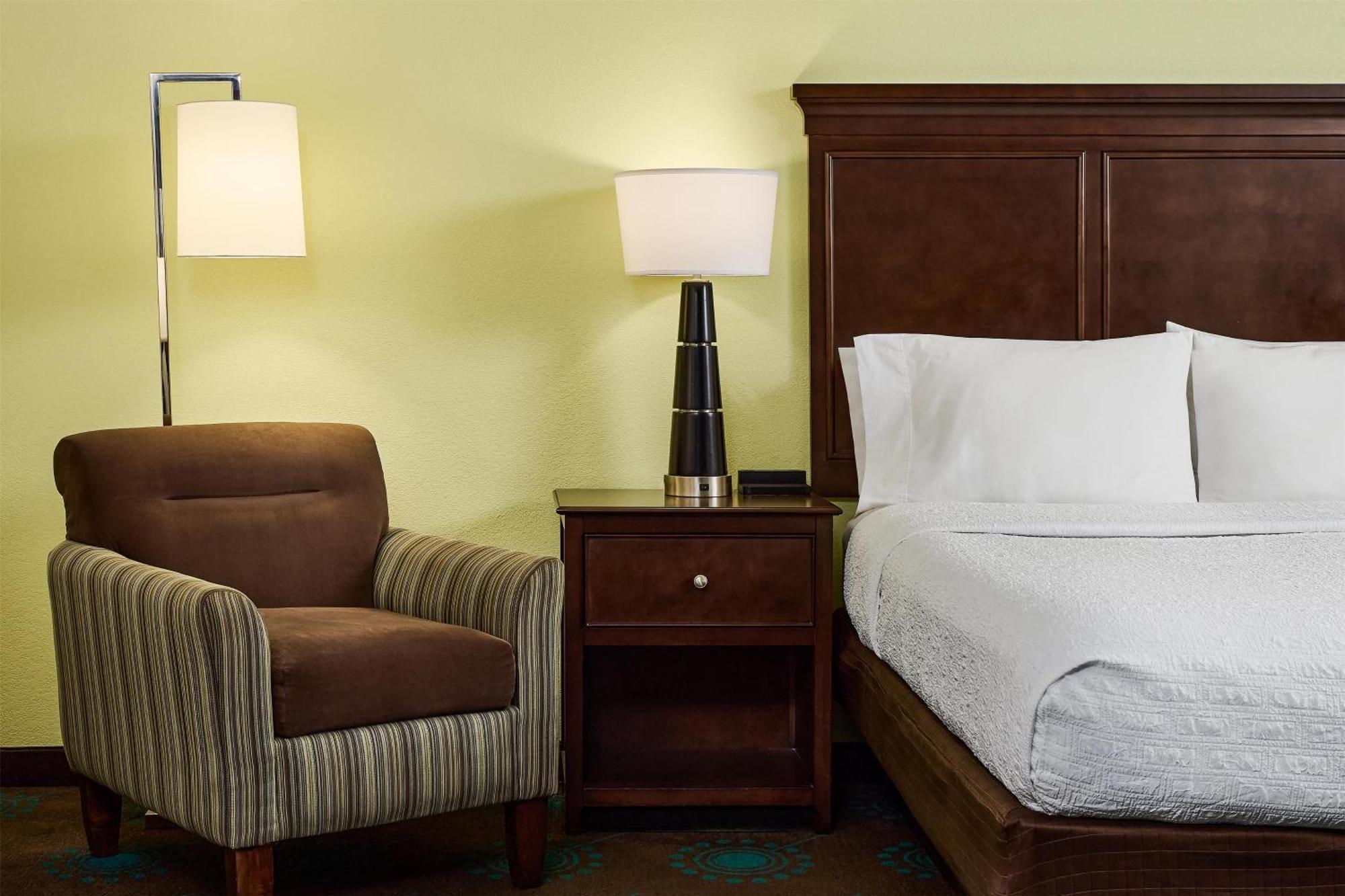 Hampton & Hotel Destin