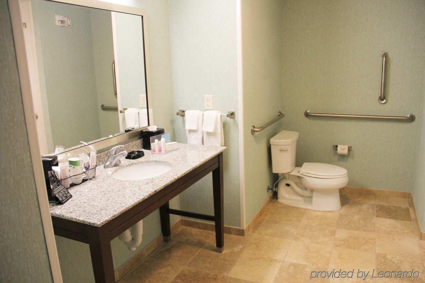 Hotel Hampton &